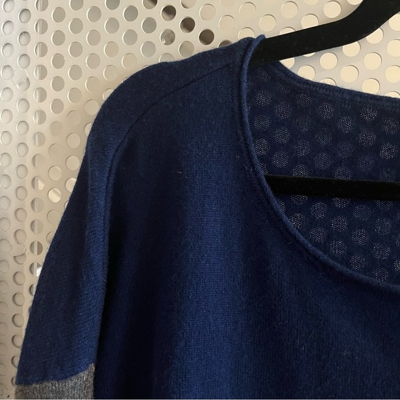 Vince Colorblock Cashmere/Wool blend Pullover Sweater. Small Blue/Black/Grey - Picture 8 of 9